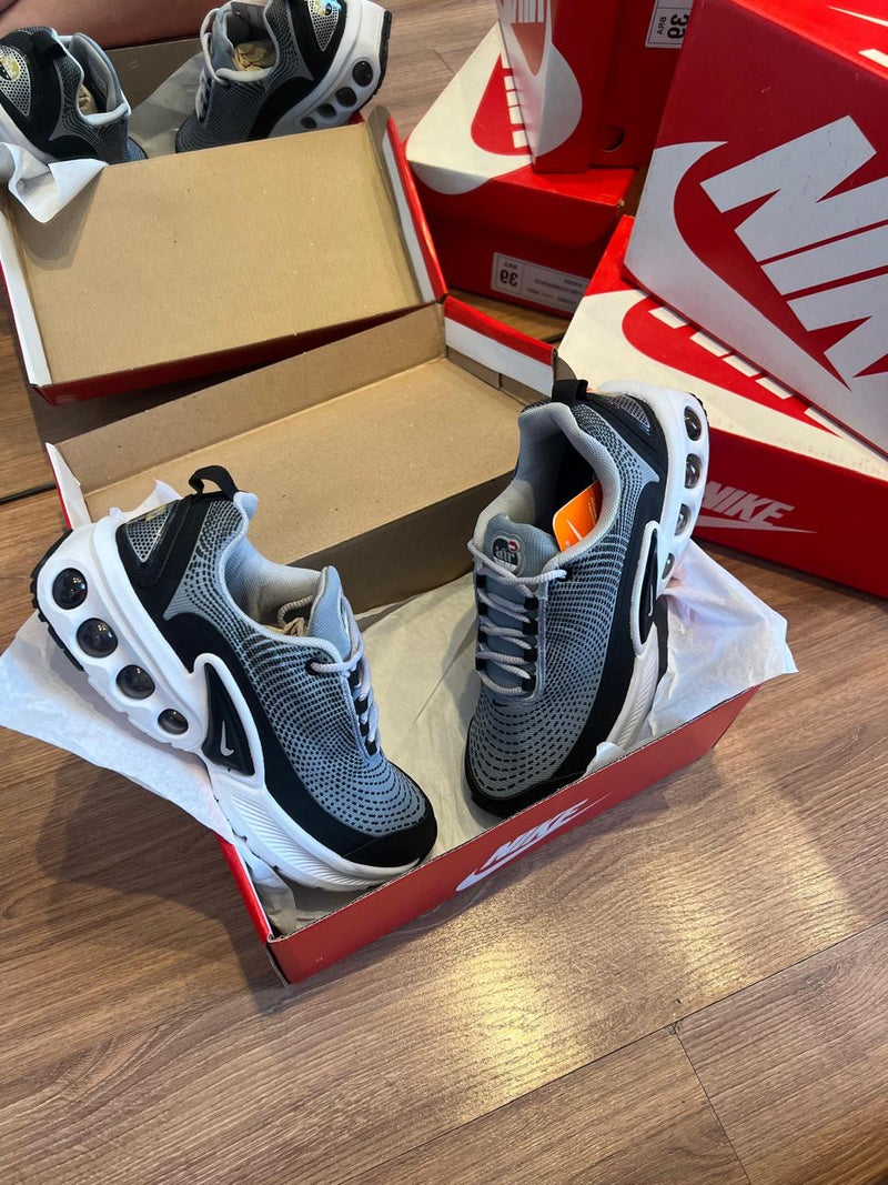 Tênis Nike Air Max DN